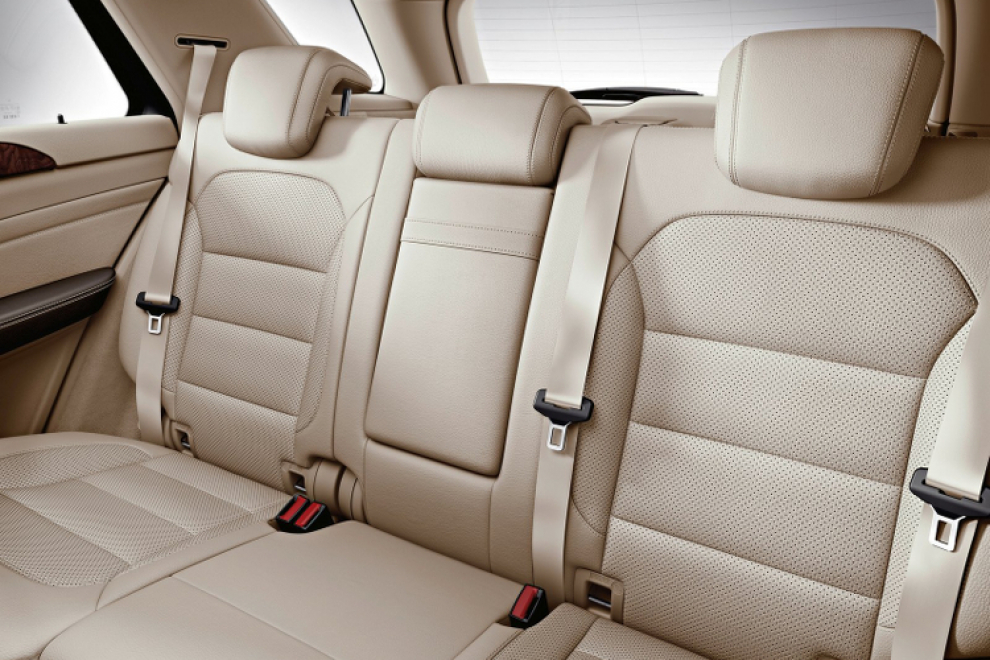 Салон Mercedes-Benz M 2011 кроссовер