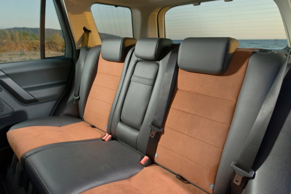Салон Land Rover Freelander 2 2013 внедорожник