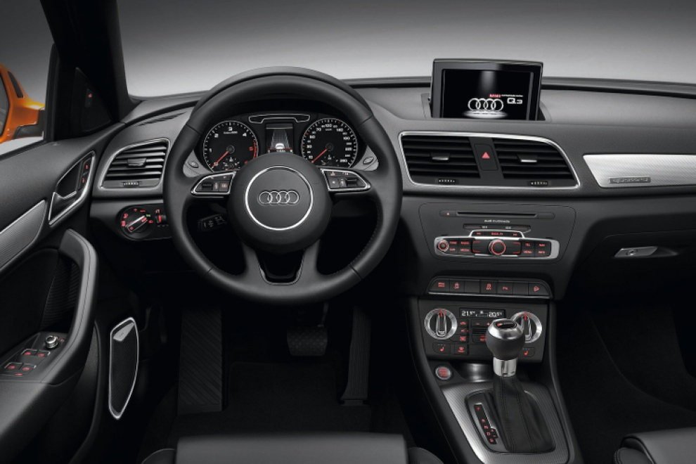 Салон Audi Q3 2011 кроссовер