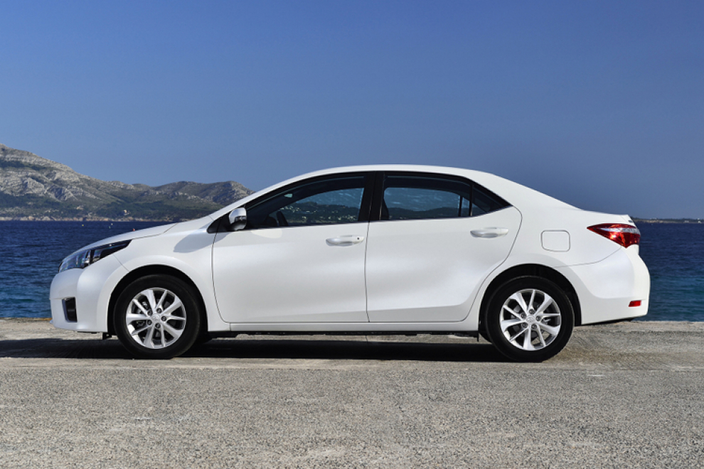 Toyota Corolla 2013 седан