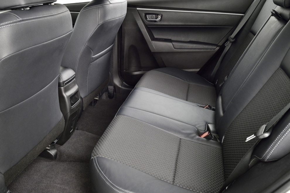 Салон Toyota Corolla 2013 седан