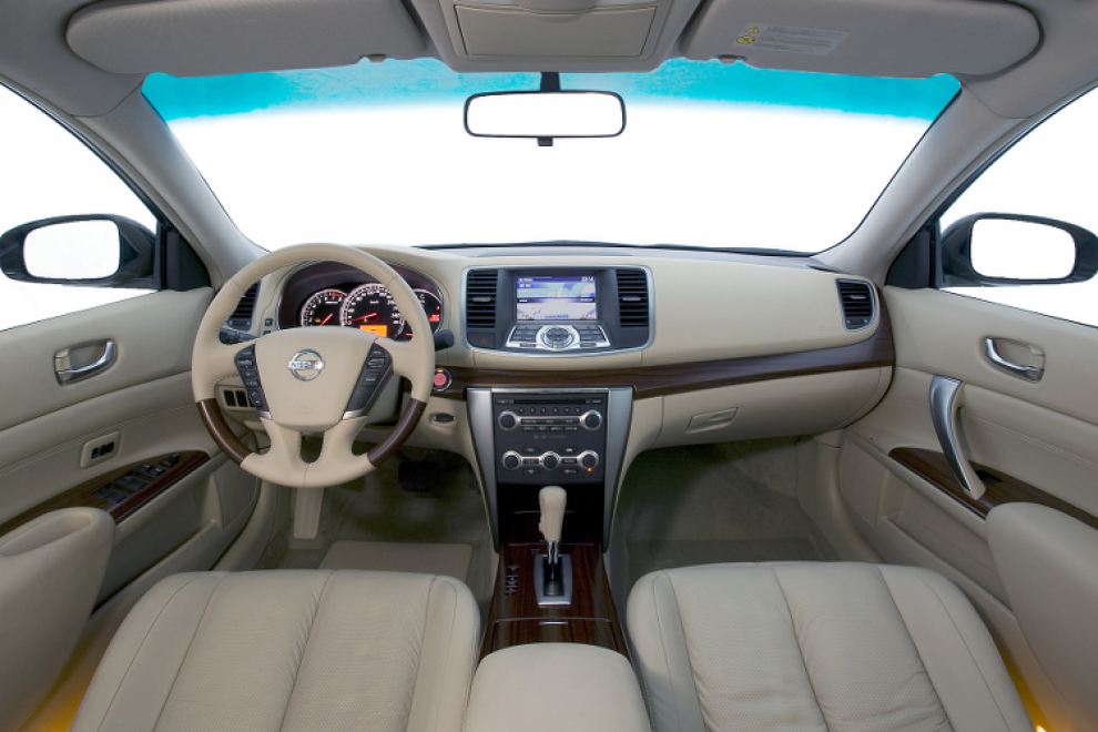 Салон Nissan Teana 2008 седан