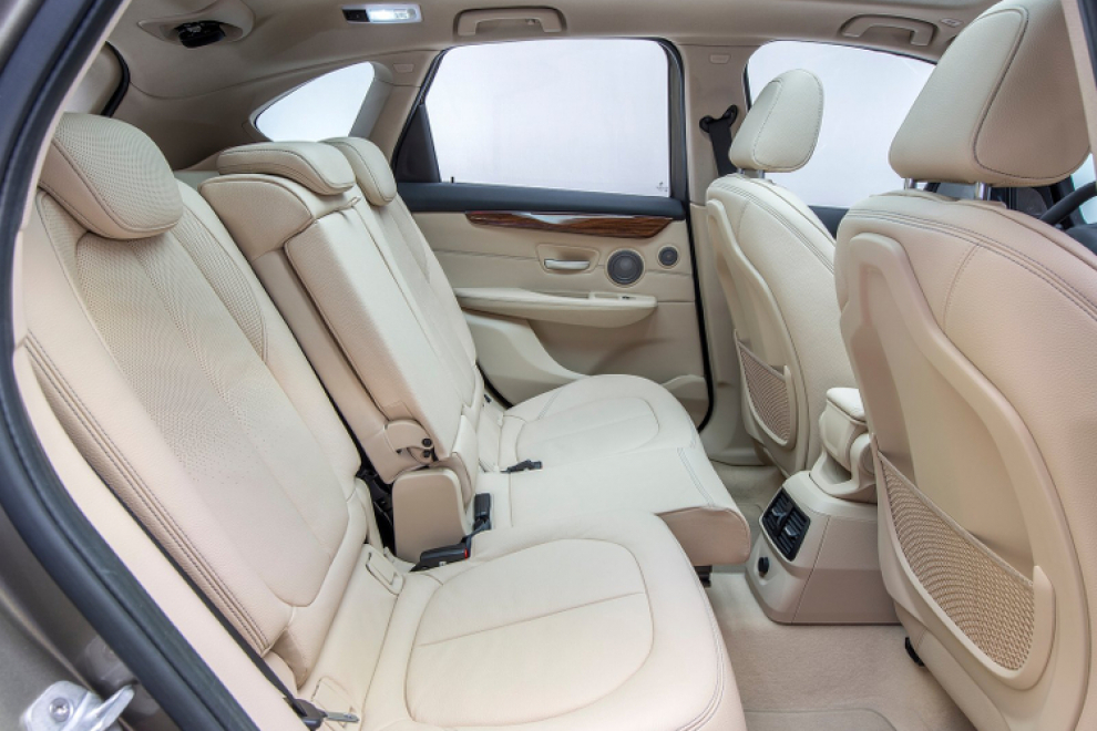 Салон BMW 2 Series Active Tourer 2014 компактвэн