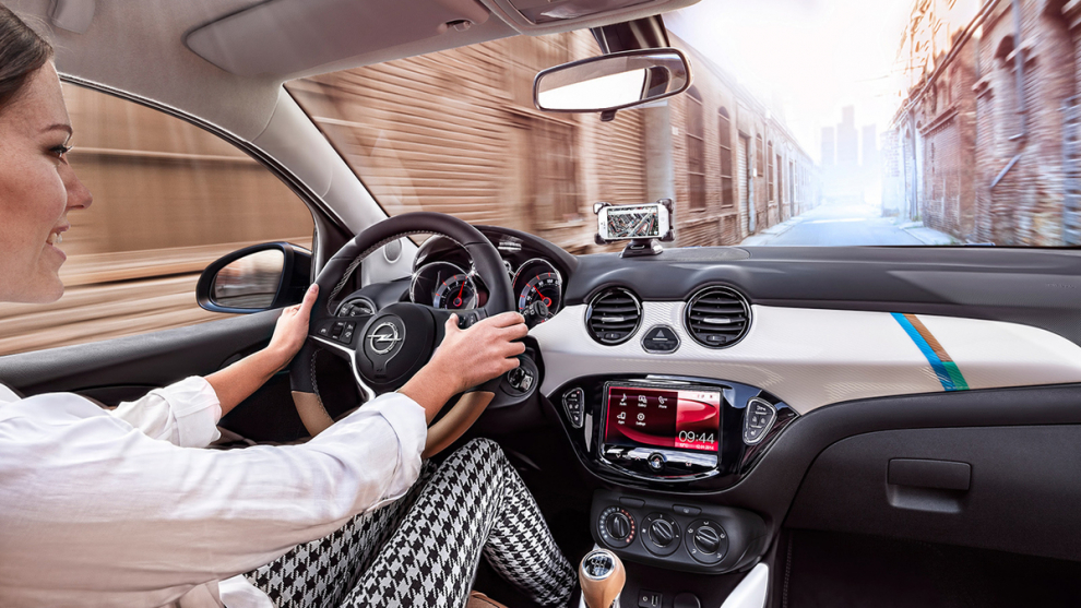 ���� Opel Adam Rocks