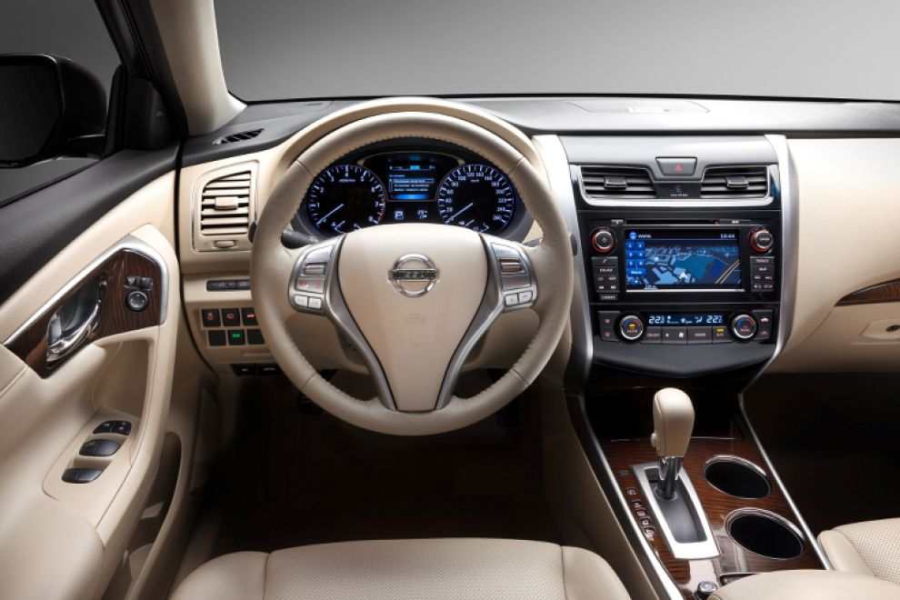 Салон Nissan Teana 2014 седан