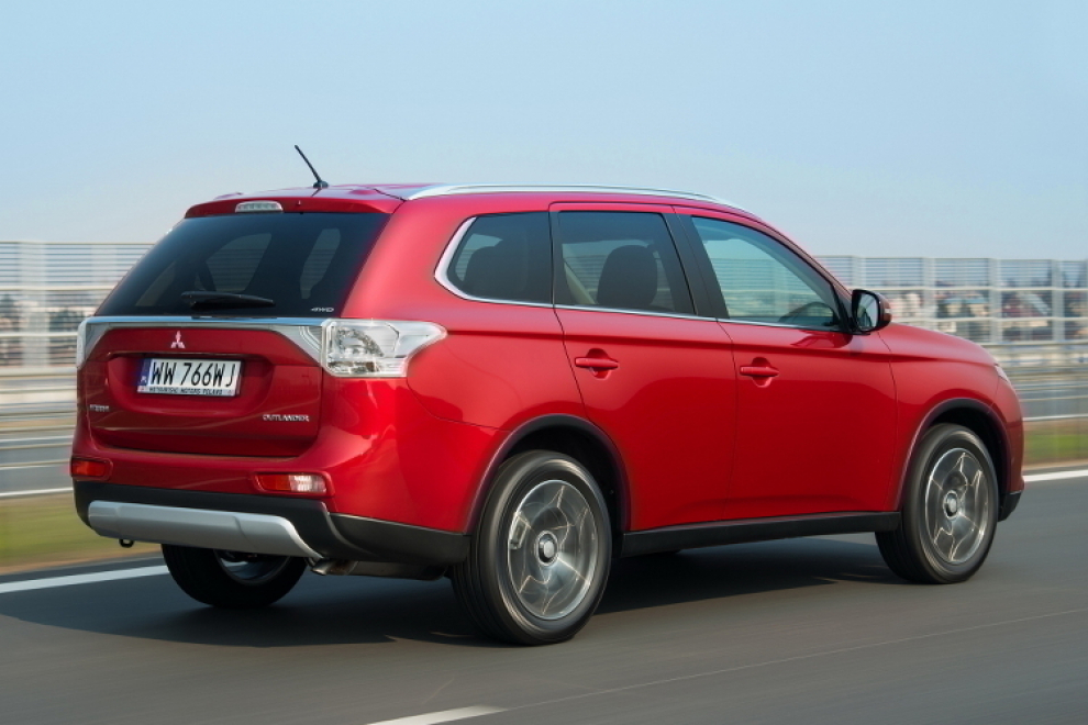 Mitsubishi Outlander 2014 кроссовер