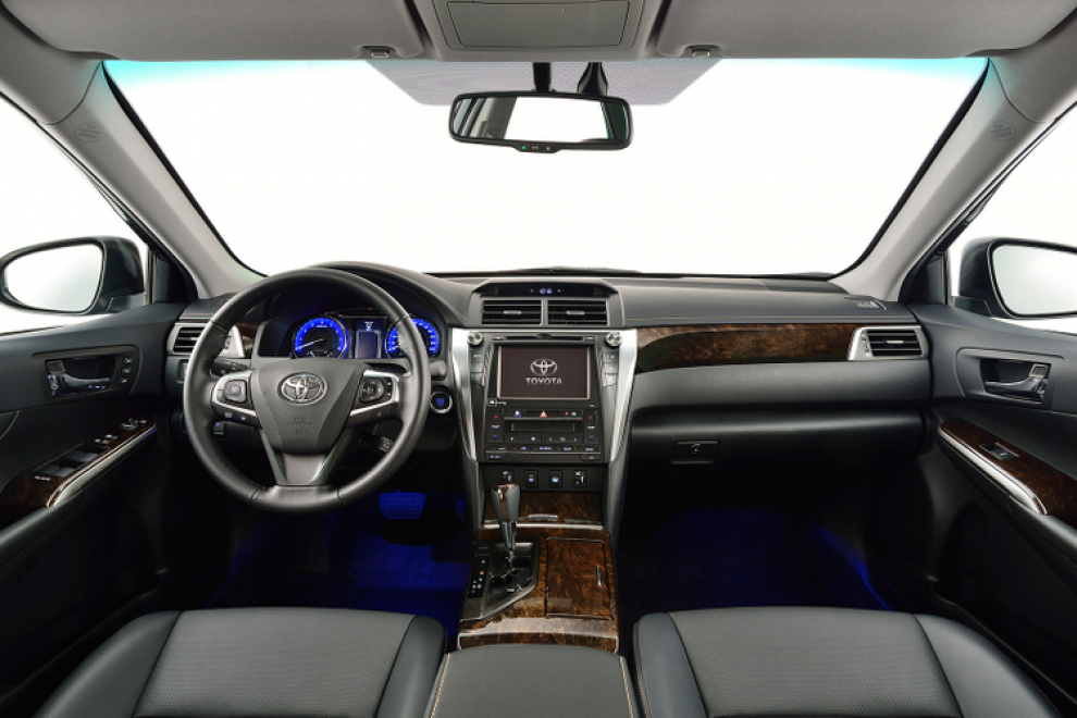 Салон Toyota Camry (Тойота Камри) седан 2015