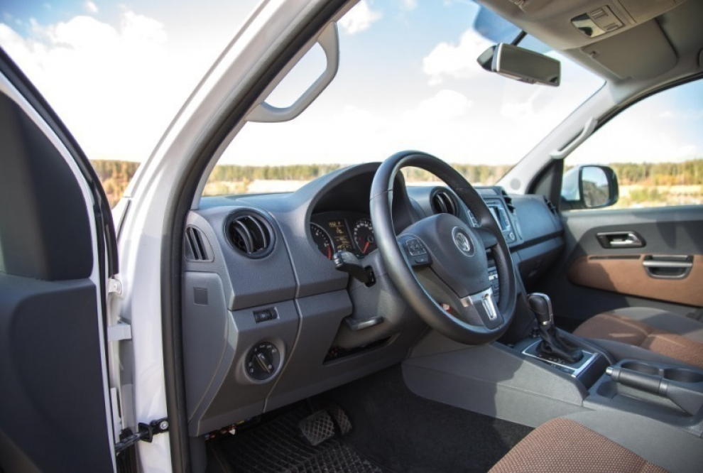 Интерьер Volkswagen Amarok