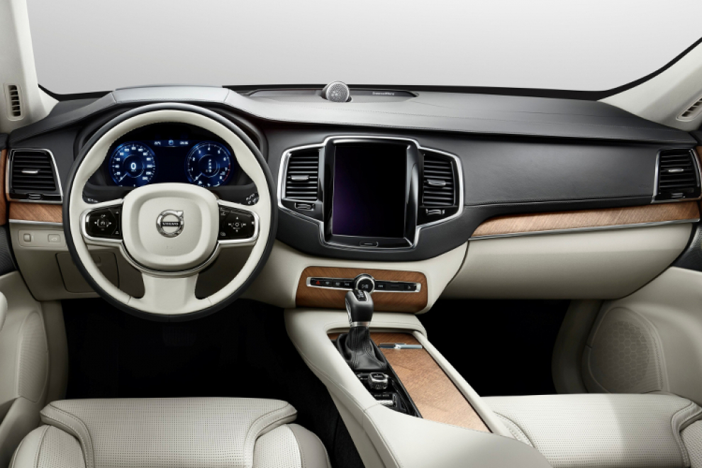 Салон Volvo XC90 2015 кроссовер