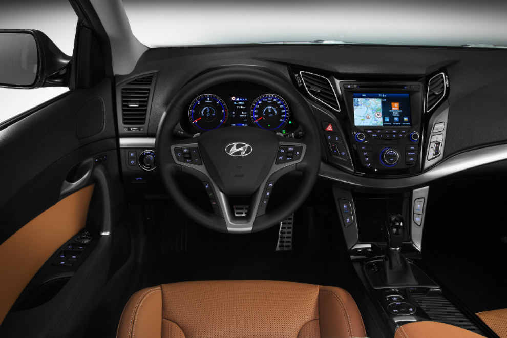 Салон Hyundai i40 седан 2015