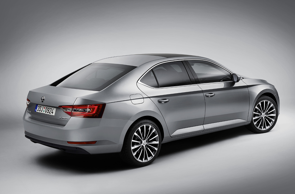 Skoda Superb 2015 лифтбек