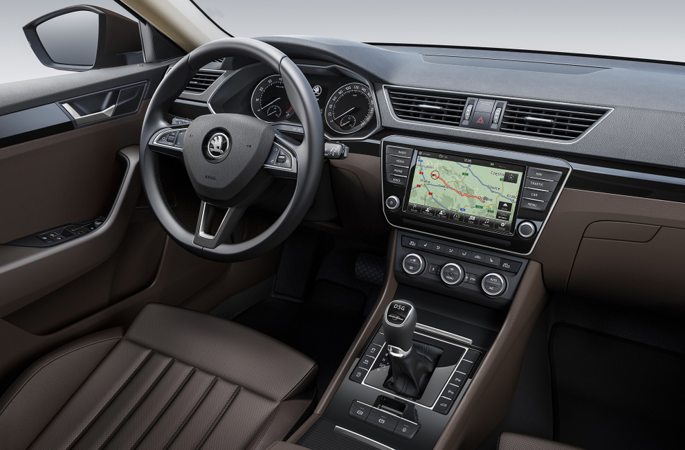 Салон Skoda Superb 2015 лифтбек
