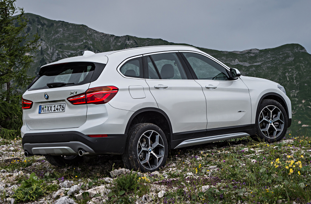 BMW X1 2015 кроссовер