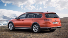   Volkswagen Passat Alltrack (  ) / Alltrack<br><span> 2.0 / 220 .. /  (7 .) /  </span>