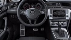   Volkswagen Passat Alltrack (  ) / Alltrack<br><span> 2.0 / 220 .. /  (7 .) /  </span>