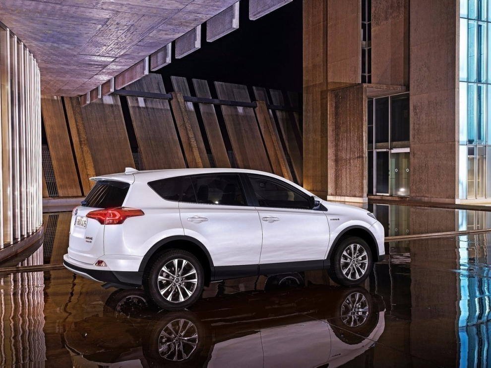 ���� Toyota RAV4