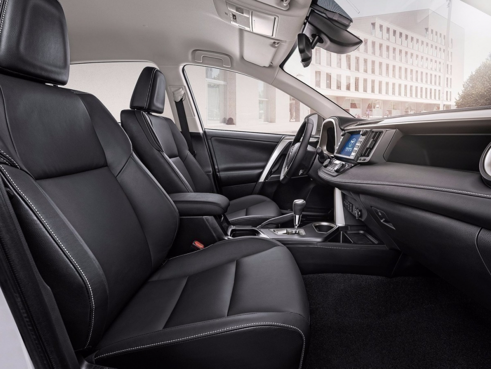 ���� Toyota RAV4