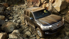   Toyota Land Cruiser 200  Safety (7 )