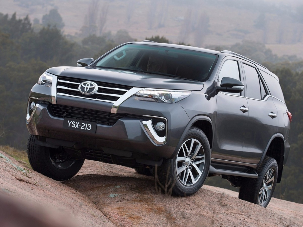 ���� Toyota Fortuner