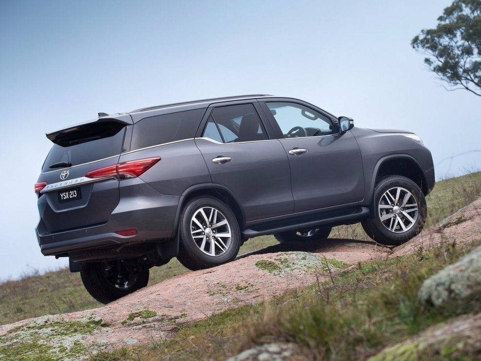 ���� Toyota Fortuner