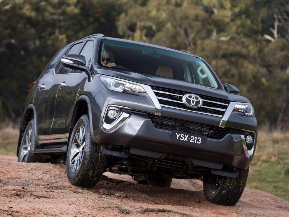 ���� Toyota Fortuner