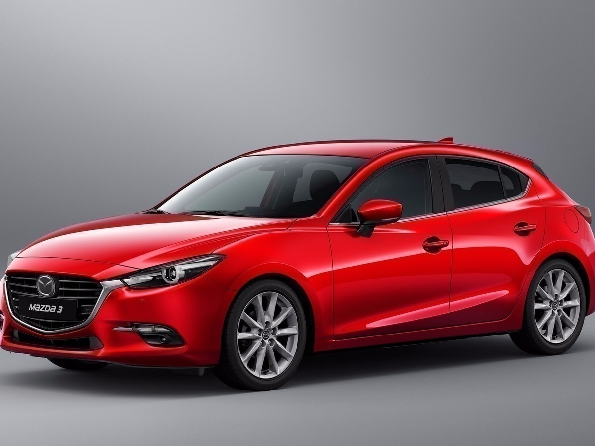 Mazda купить в россии. Mazda 3 2017. Мазда Аксела 2017 седан.