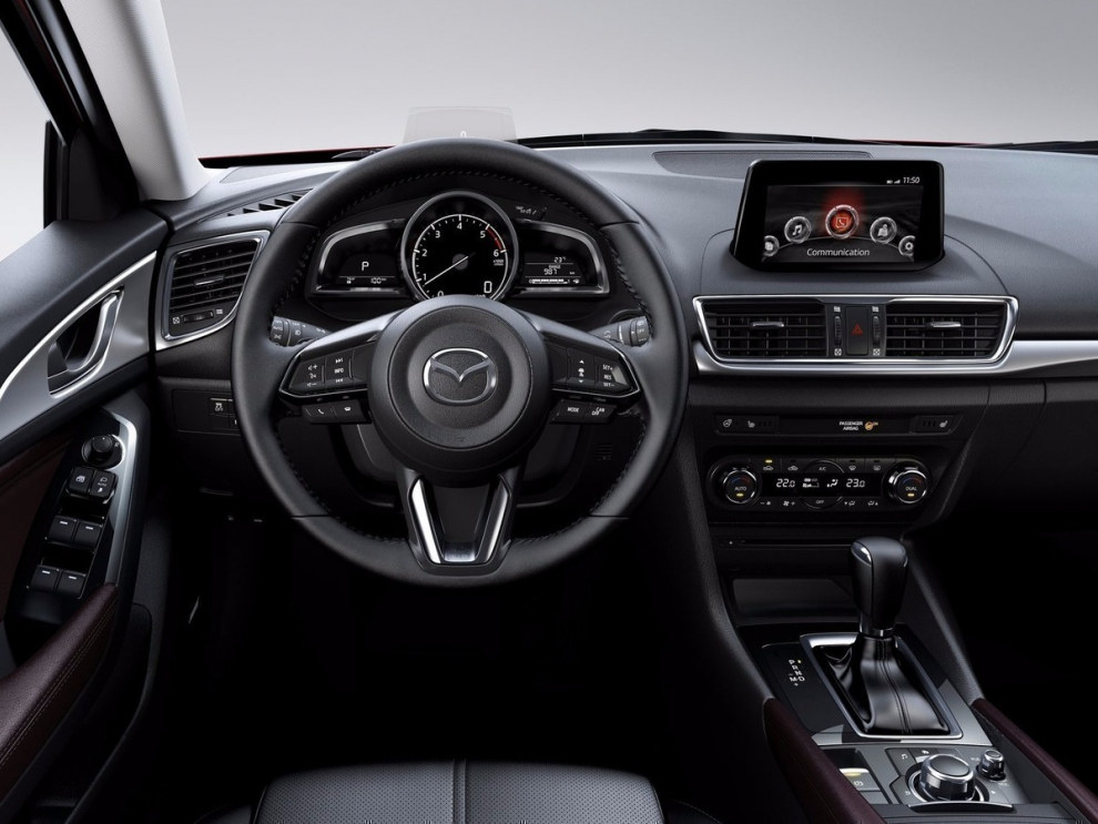 ���� Mazda 3