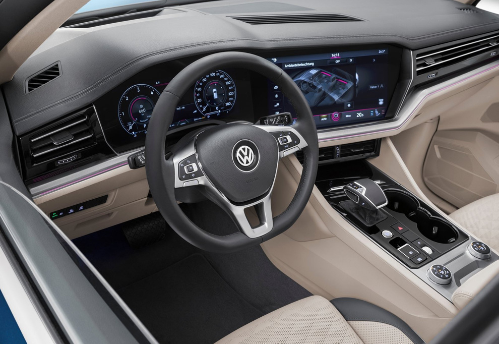 Интерьер (фото салона) Volkswagen Touareg 2018