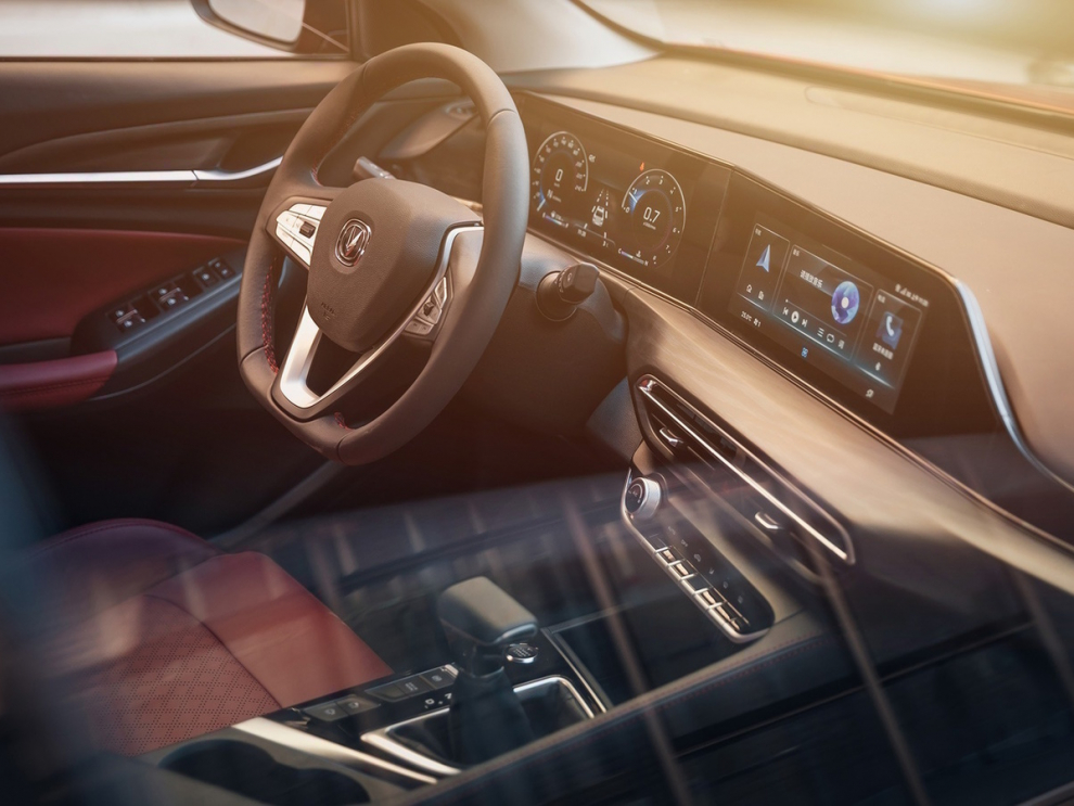 ���� Changan Eado Plus