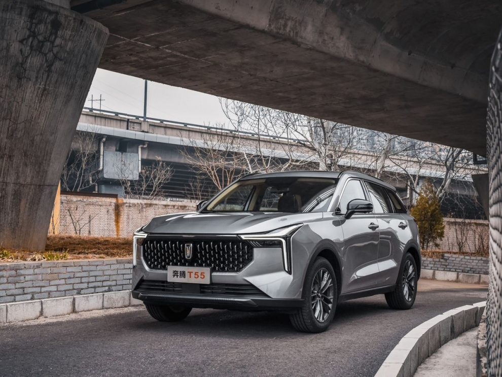 ���� FAW Bestune T55