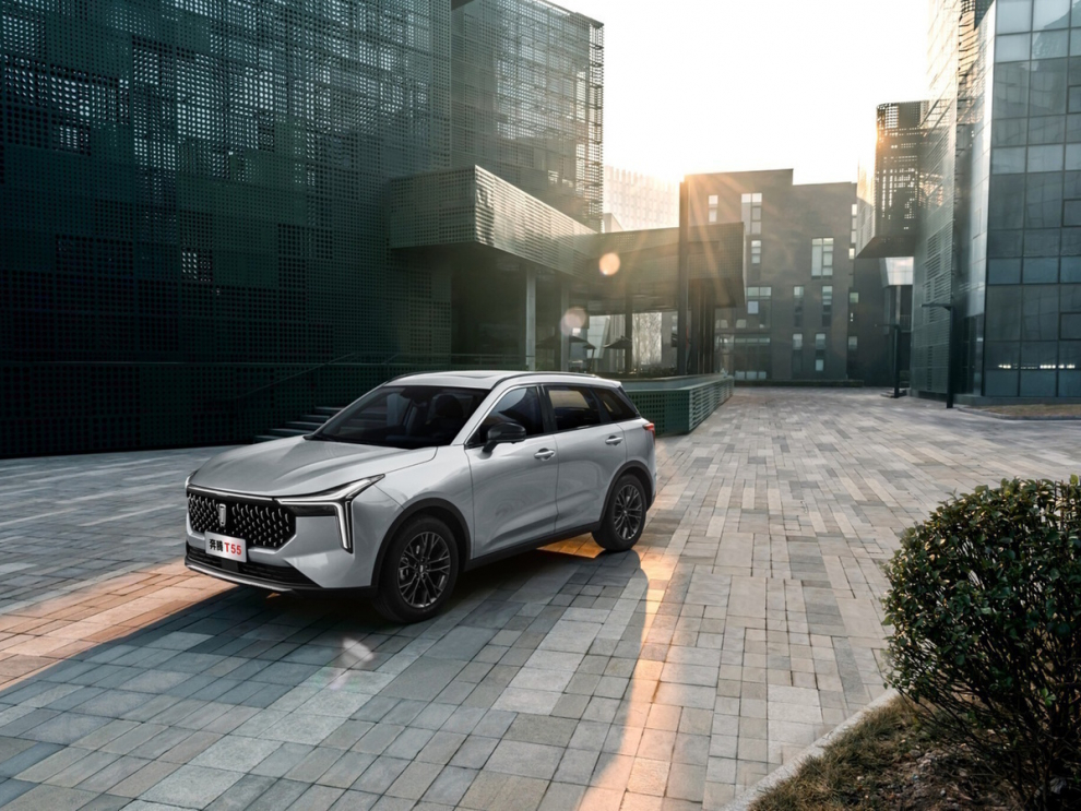 ���� FAW Bestune T55