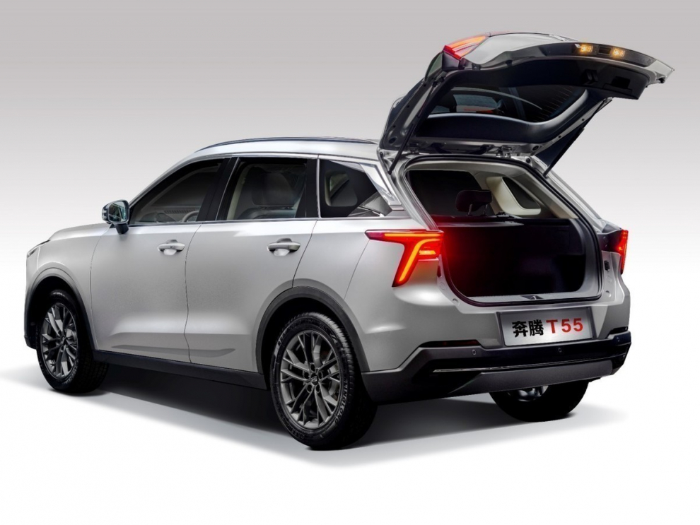 ���� FAW Bestune T55