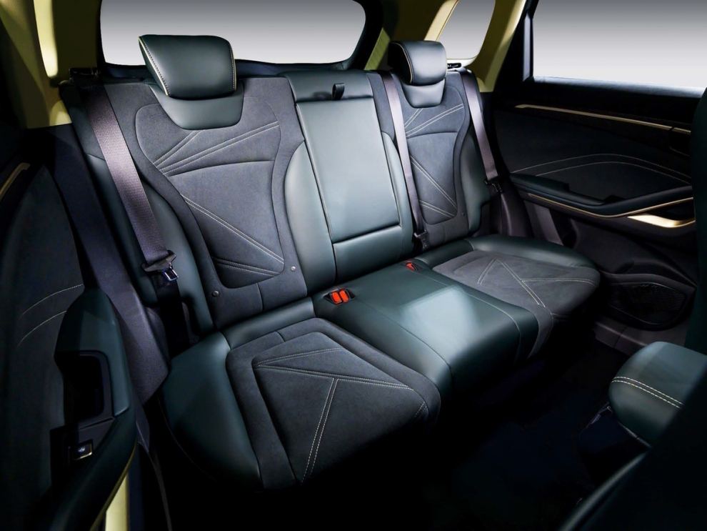 ���� FAW Bestune T55