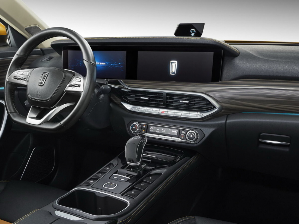 ���� FAW Bestune T77