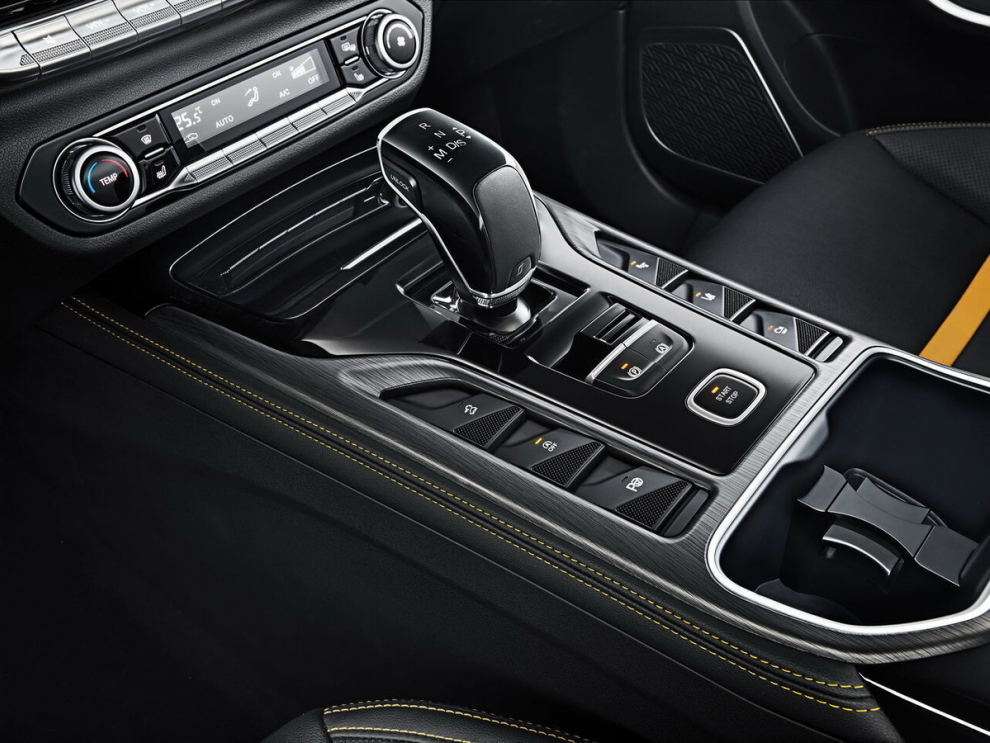 ���� FAW Bestune T77