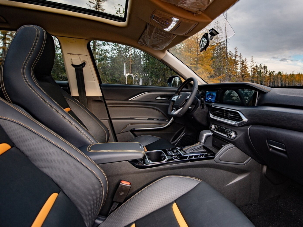 ���� FAW Bestune T77