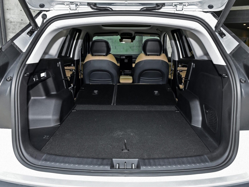 ���� Geely Atlas New