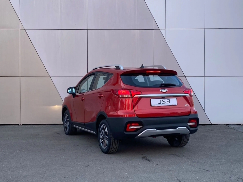 ���� JAC JS3