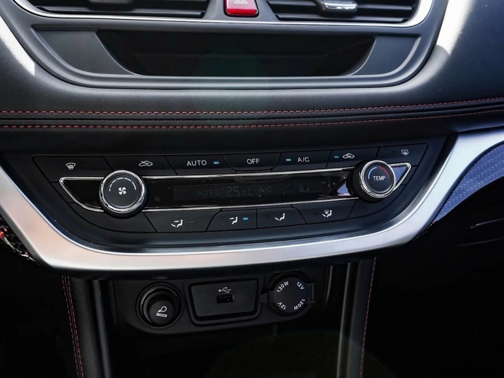 ���� JAC JS3