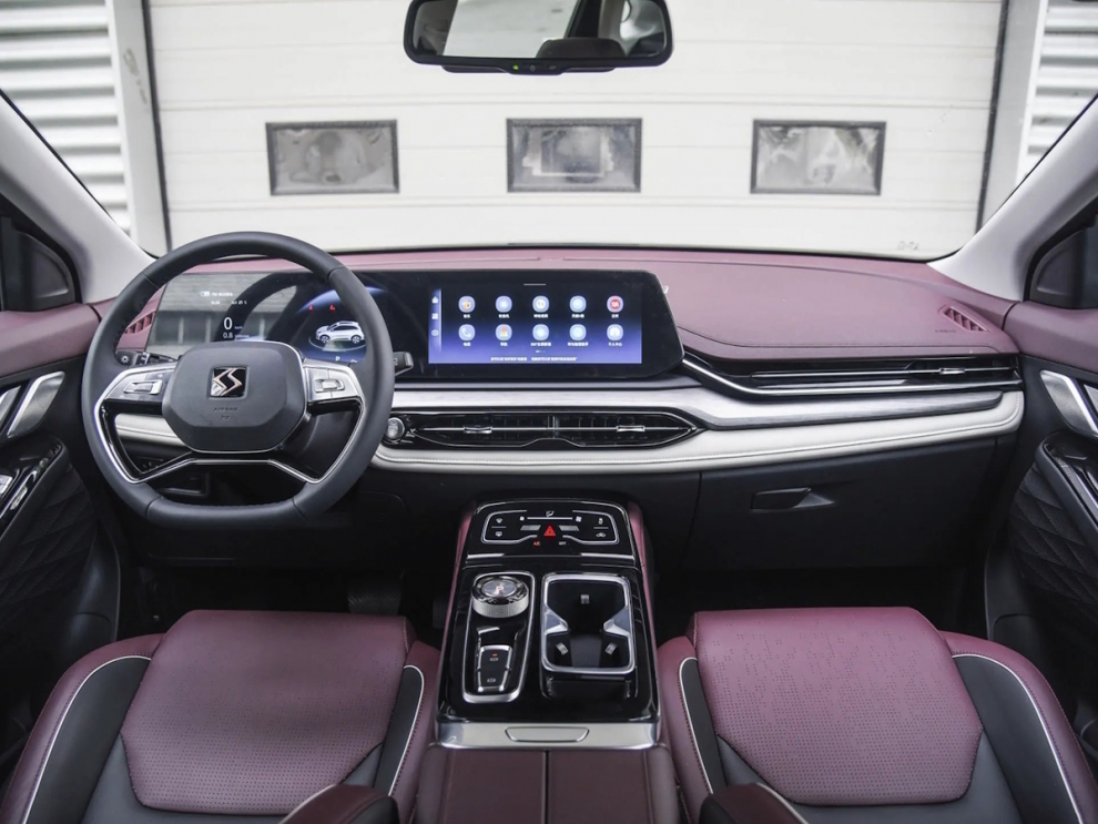 ���� JAC JS6