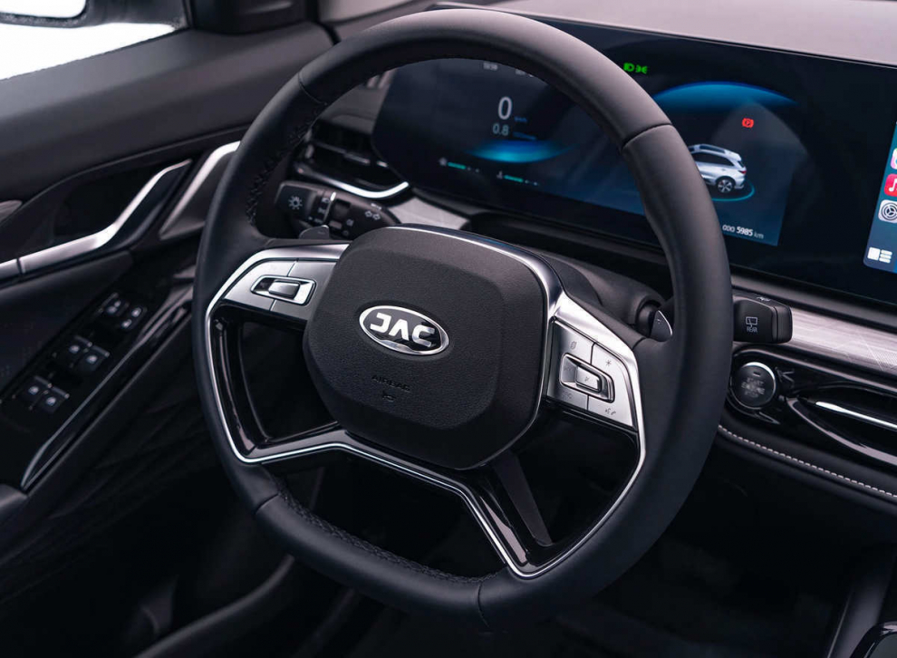 ���� JAC JS6