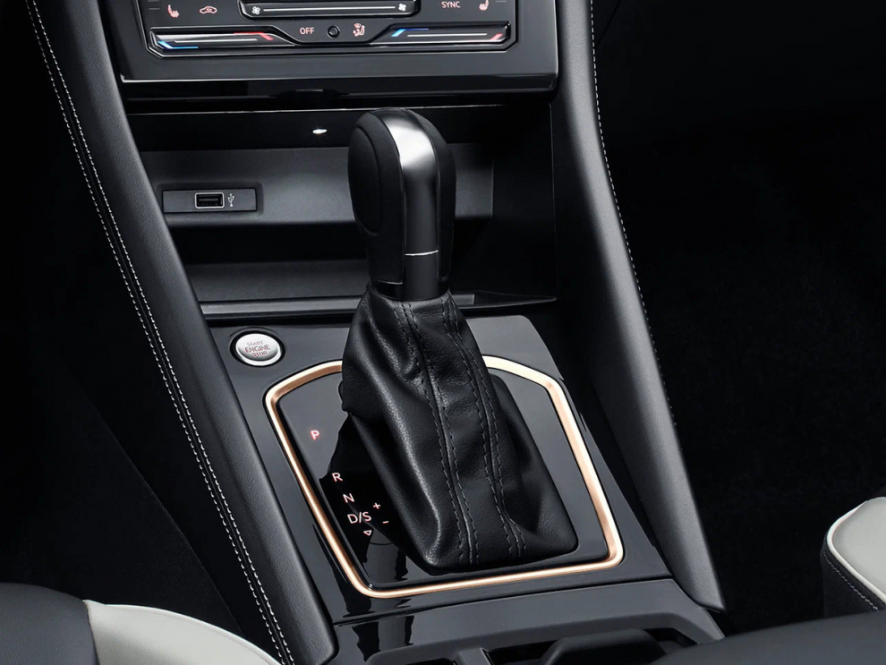 ���� Jetta VS7