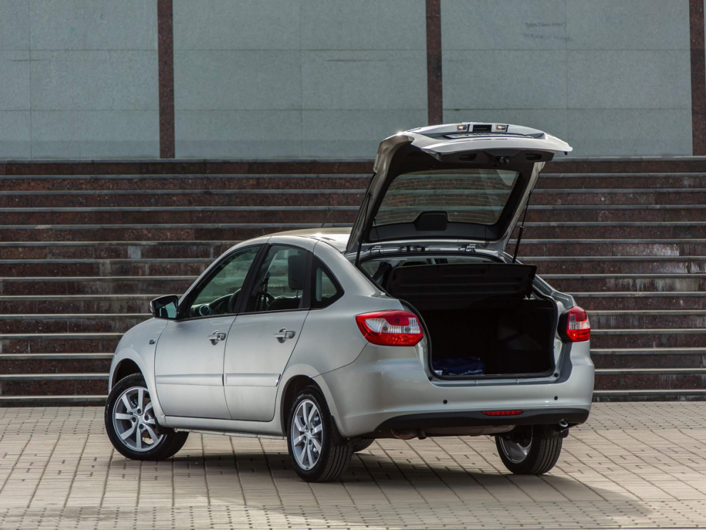 ���� Lada Granta Liftback