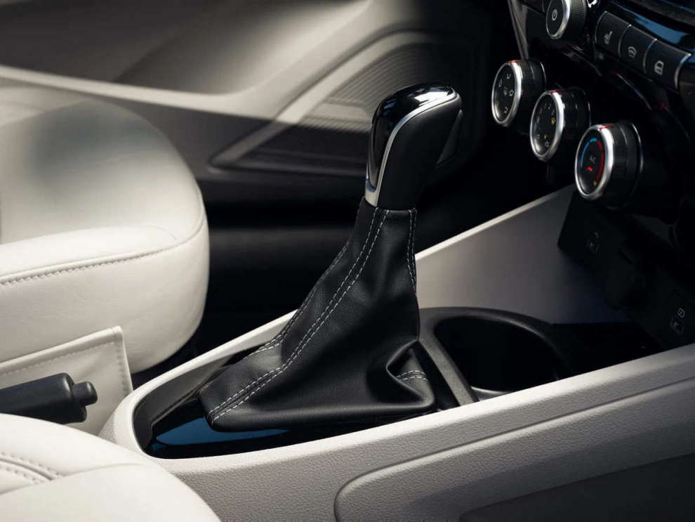 ���� Lada Aura