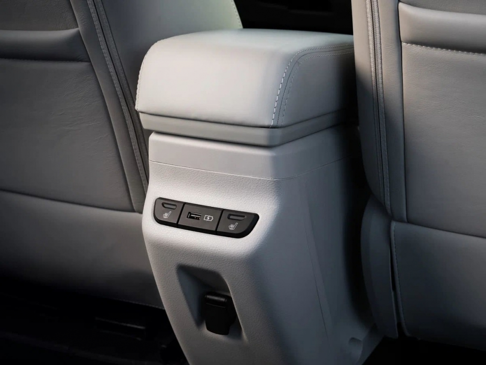 ���� Lada Aura