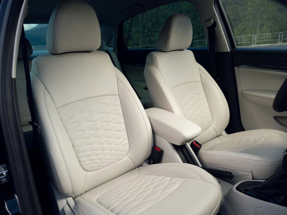 ���� Lada Aura