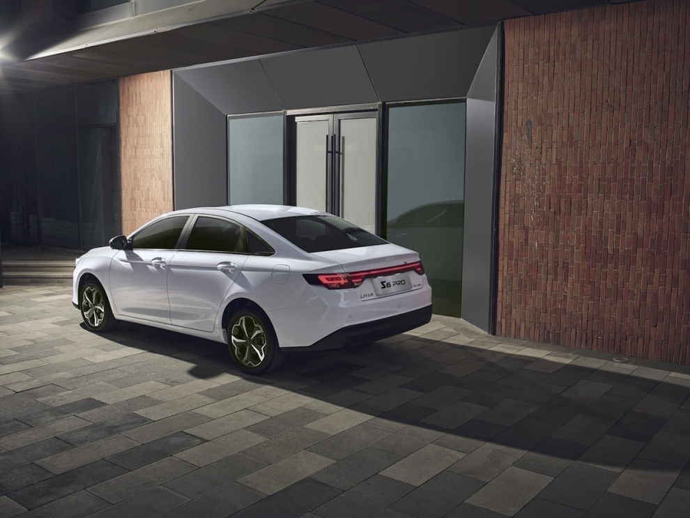 ���� LIVAN S6PRO