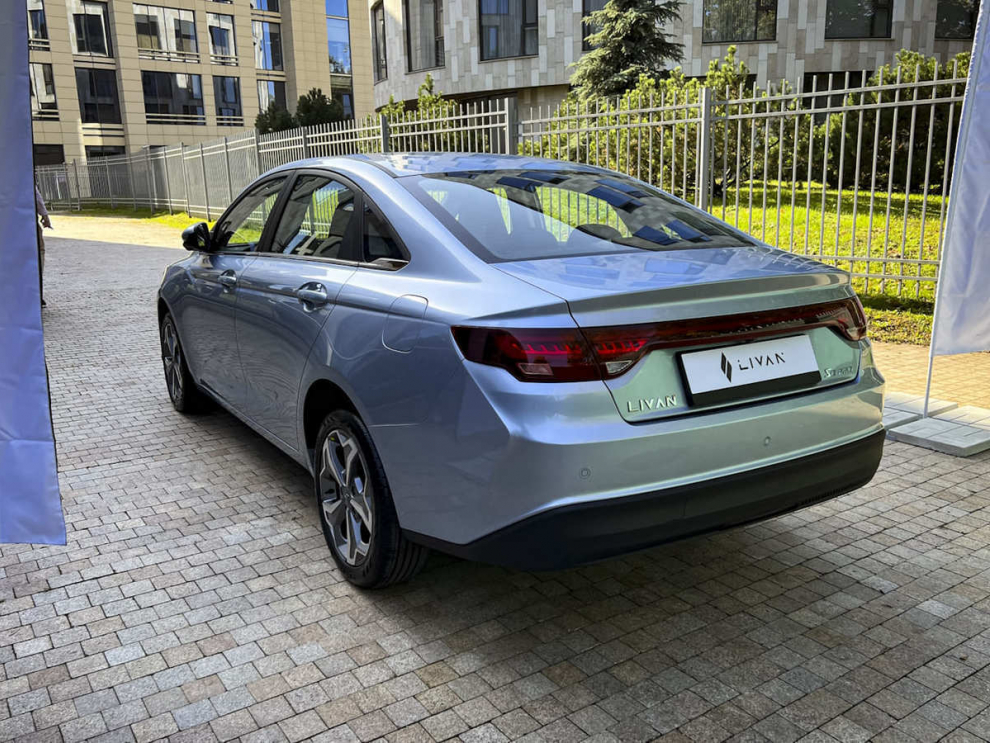 ���� LIVAN S6PRO