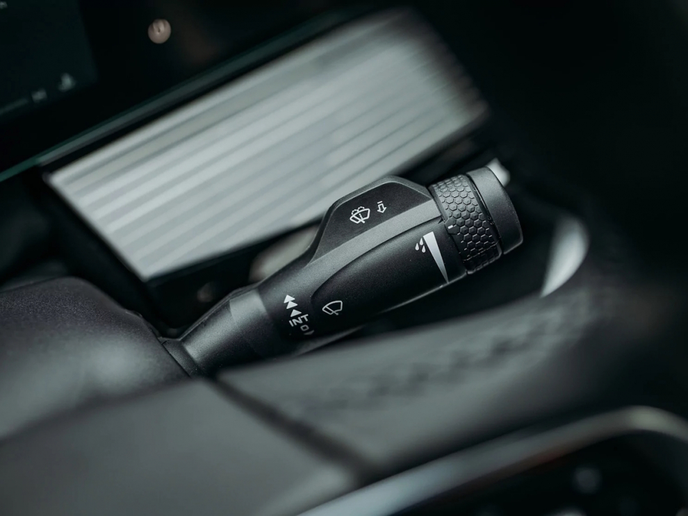 ���� LIVAN S6PRO