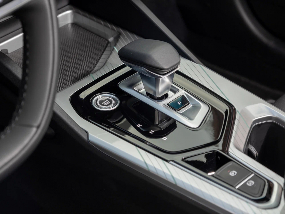 ���� LIVAN S6PRO